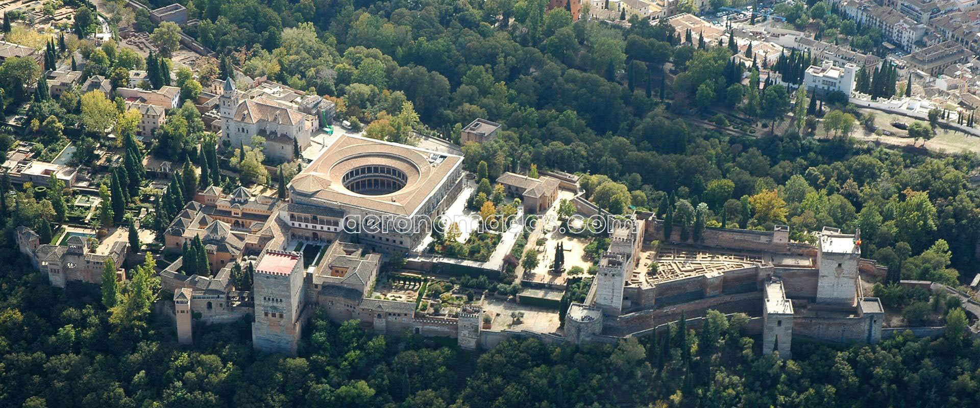 foto aerea de la alhambra granada