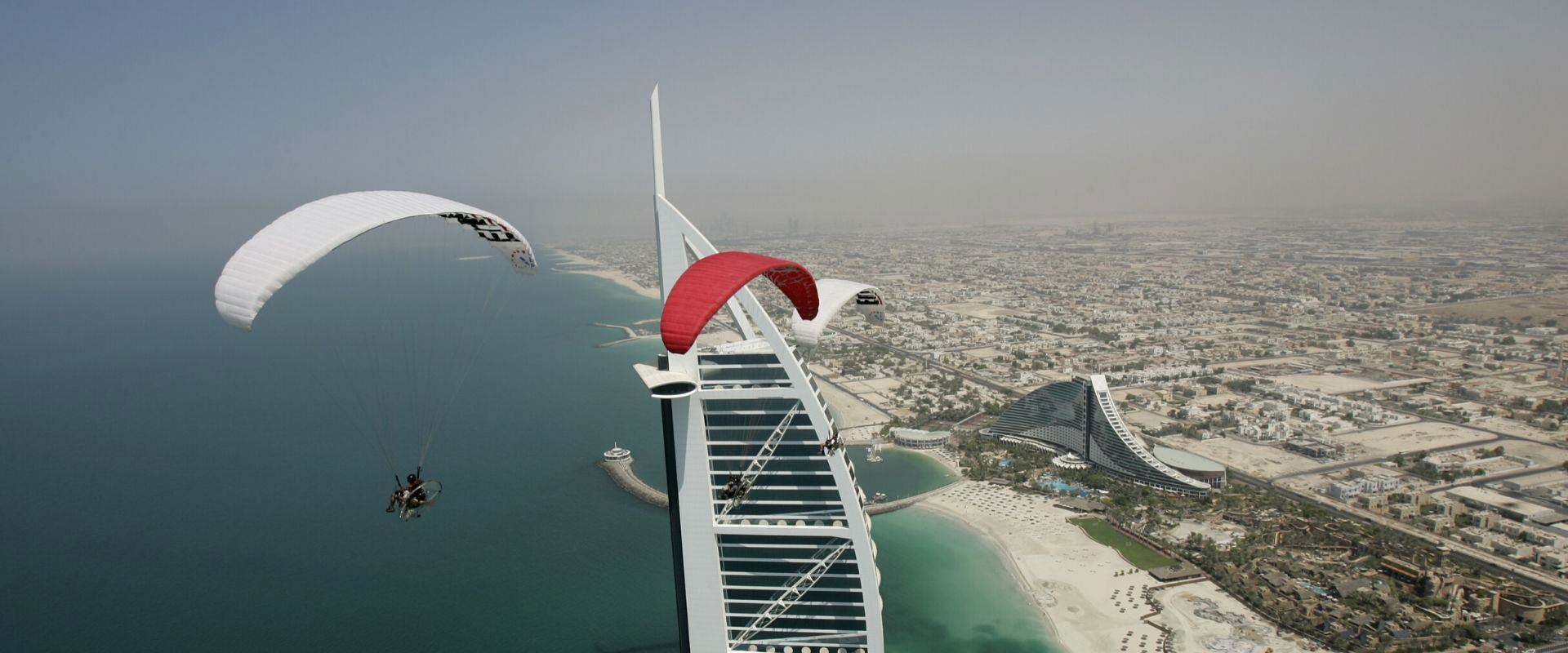 paramotores volando en dubai