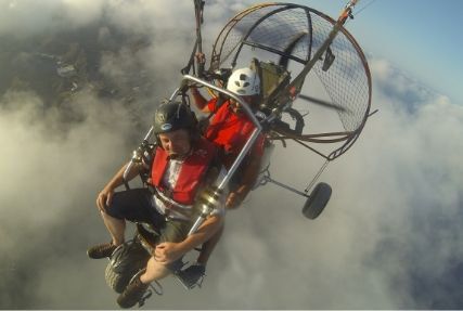 foto de vuelo biplaza paramotor especial